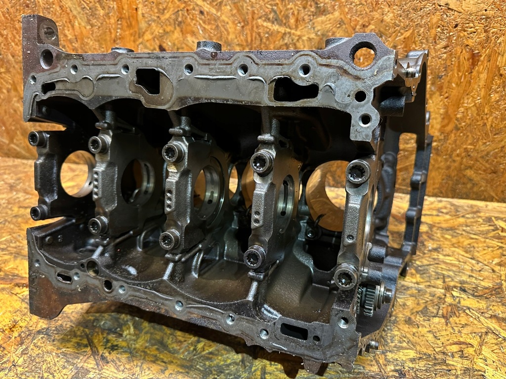 Блок двигателя 1.8 2.0 tsi tfsi cda ccz 06h103021l Доставка