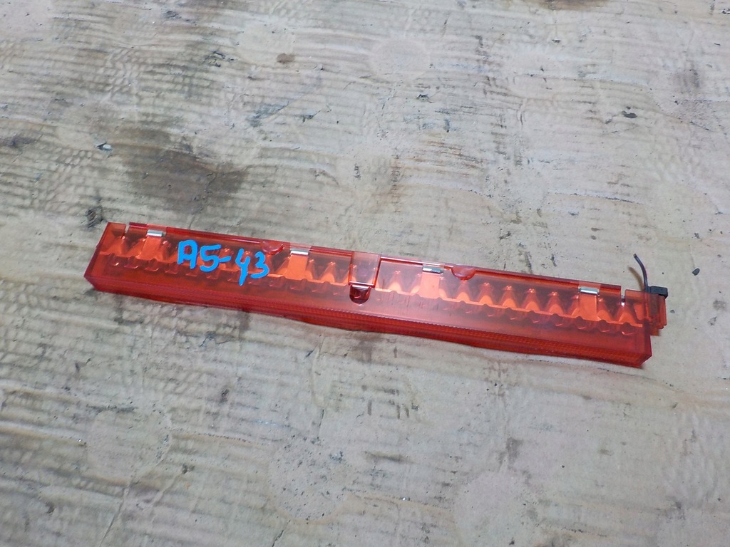 фото №1, Audi a5 2008r 2.0tfsi coupe третий свет стоп-сигнал