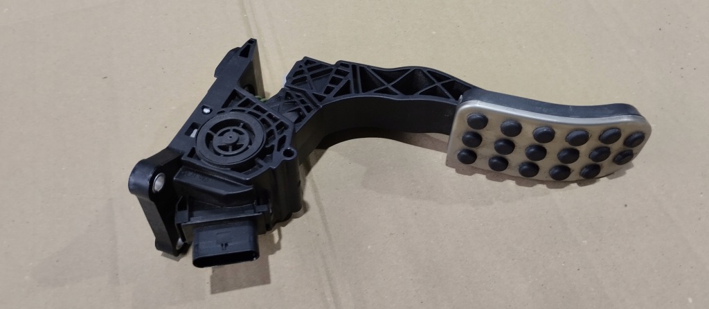 Купити Педаль газу mercedes v klasa w447 a4473000500