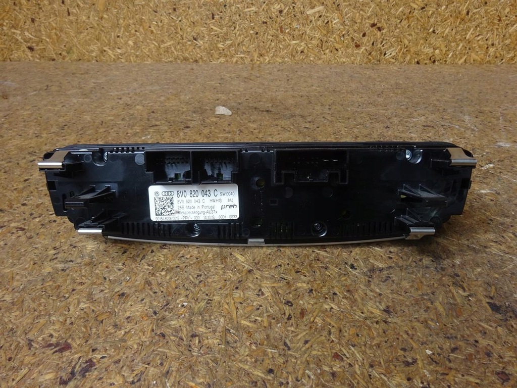 фото №15, Audi a3 8v 12-18 панель обдув кондиционера 8v0820043c