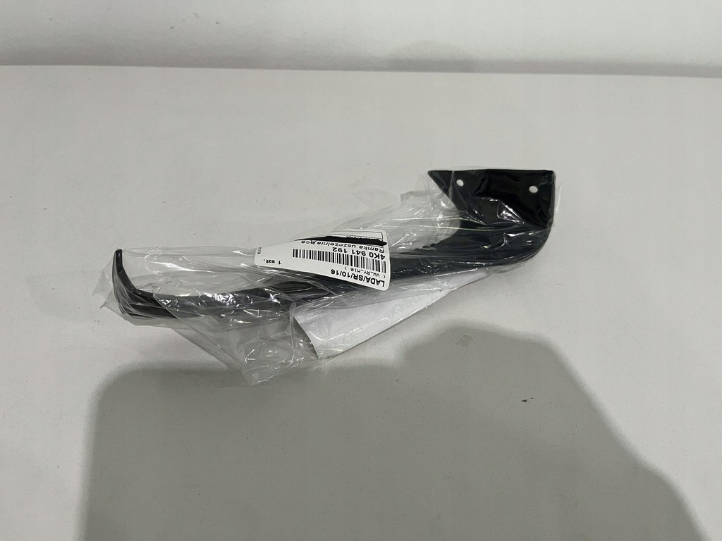 фото №1, Audi a6 c8 прокладка pod фара правий перед 4k0941192