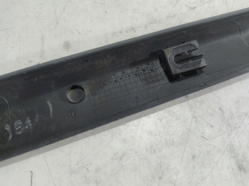 фото №3, Молдинг крила правий задня renault clio iii 8200289933