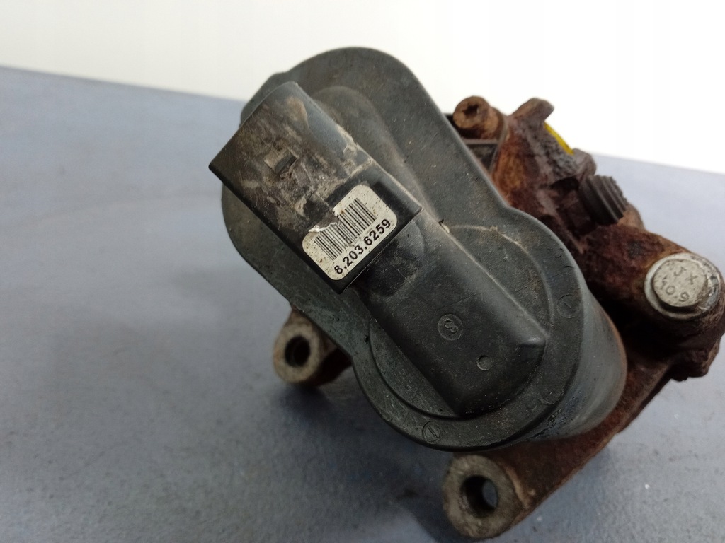 фото №4, Vw tiguan i 5n суппорт задняя правый скоба