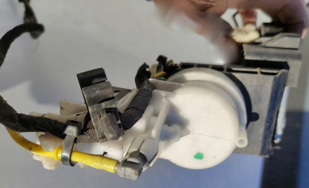 Насос замка центрального різні номери - mercedes w215-w220 рестайлінг Доставка