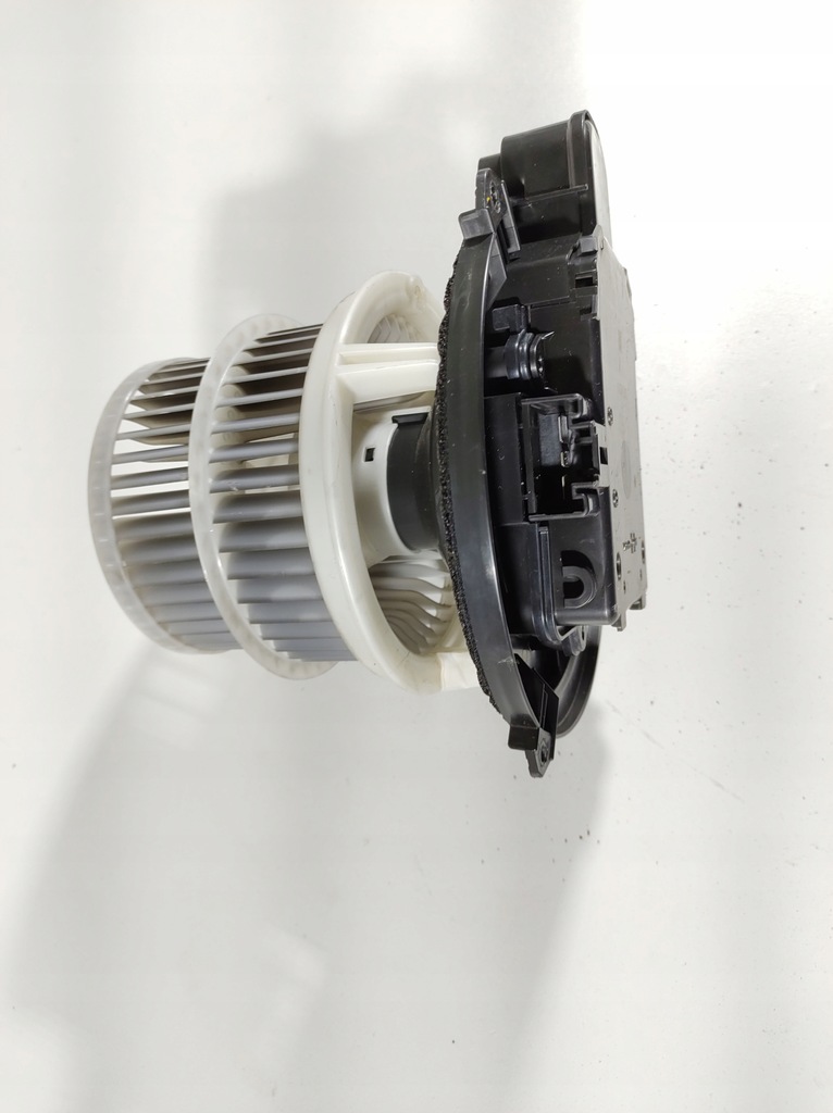 фото №8, Lexus is300h 13r вентилятор воздуходувка обдув uk