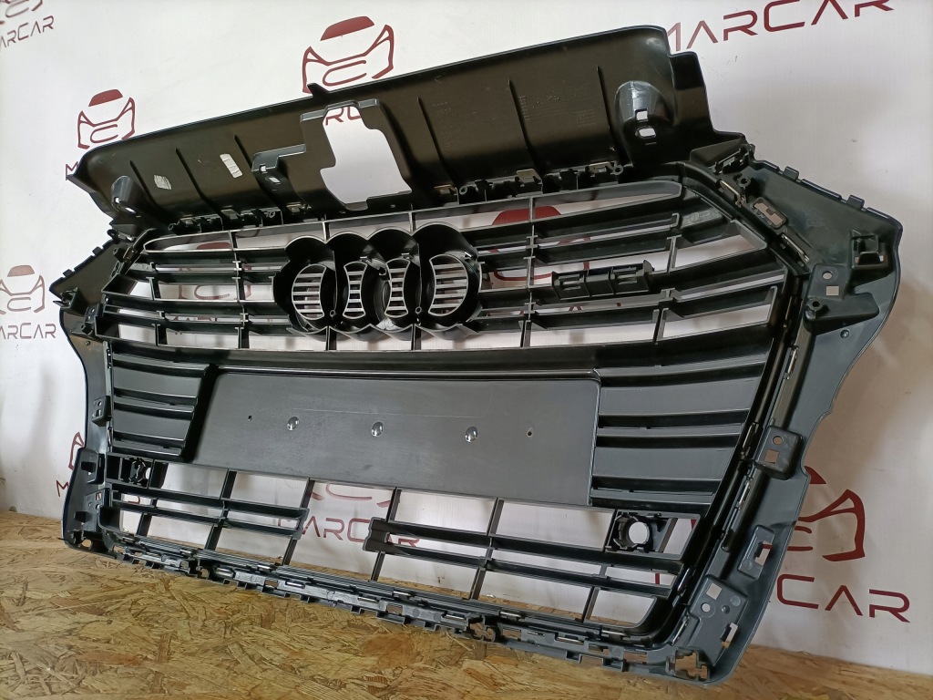 Купити Audi a3 рестайлінг  16- решітка радіатора решітка решітка  радіатора бампер перед 8v3853651ab