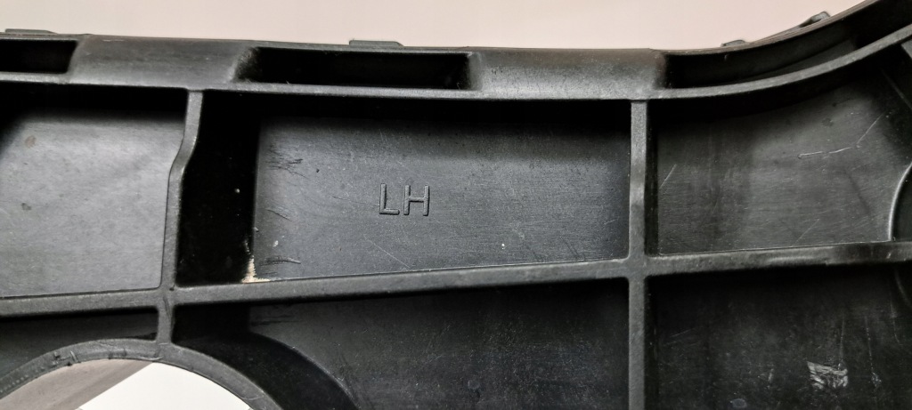 Audi q3 ii направляющая бампер левый задний  83f807453 Киев