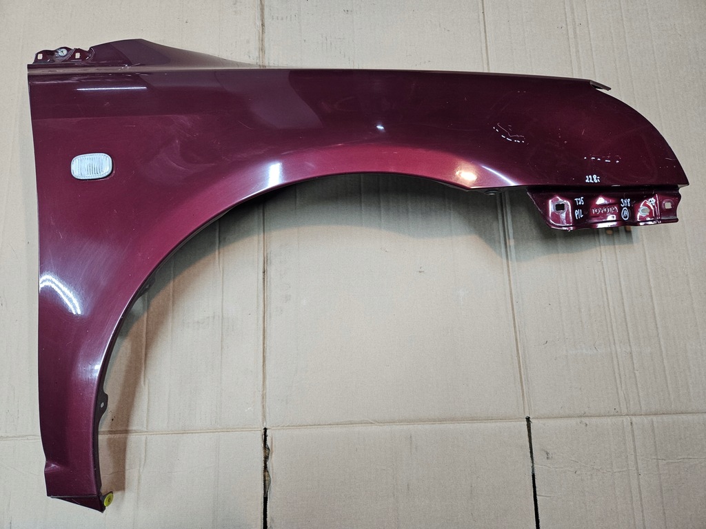 фото №1, Toyota avensis t25 03-06 крыло правый 3m8