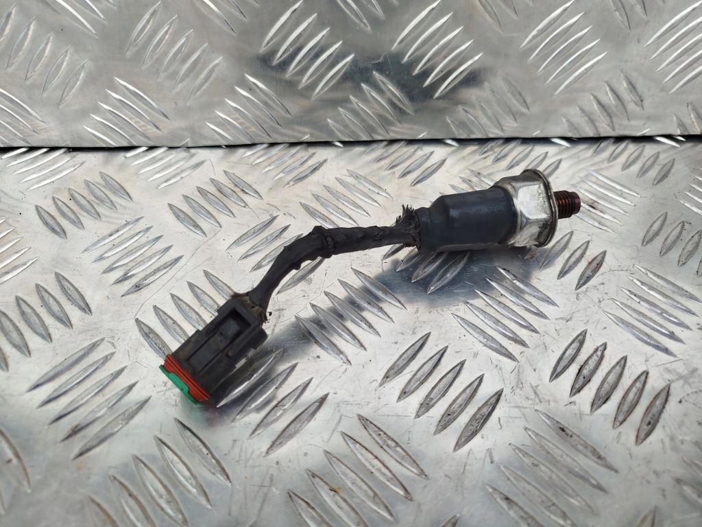 Купить Датчик давления топлива na рейка scania