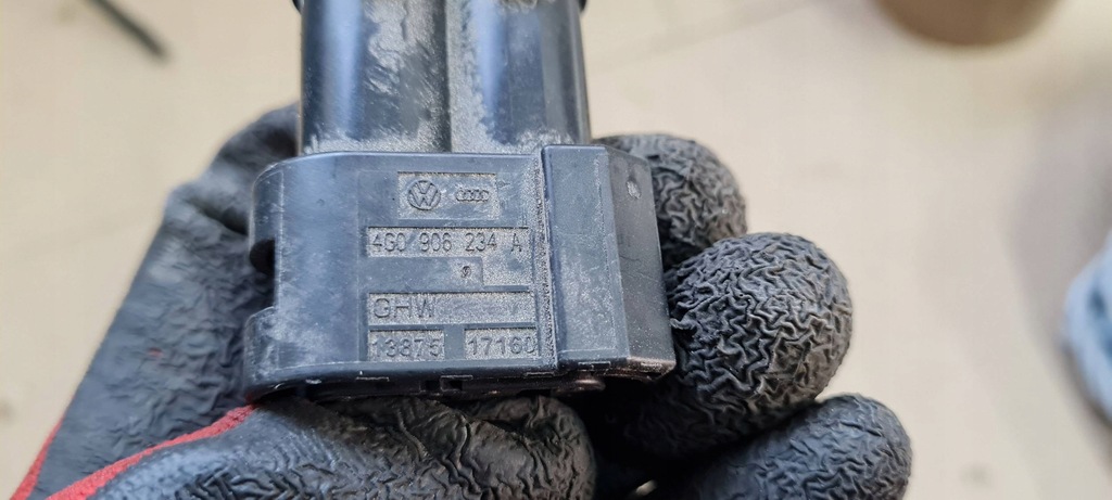 фото №12, Sq8 4m rsq8 q8 штекер вентиляторів колодка 4g0906234a a4 b9 8w a5 q7 4m