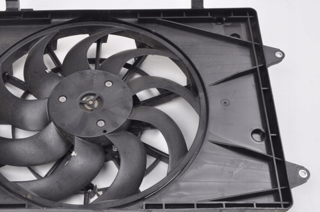 Suzuki s-cross vitara 3 1.4 hybrid вентилятор радіатора 24r 17100-74s00 Недорого