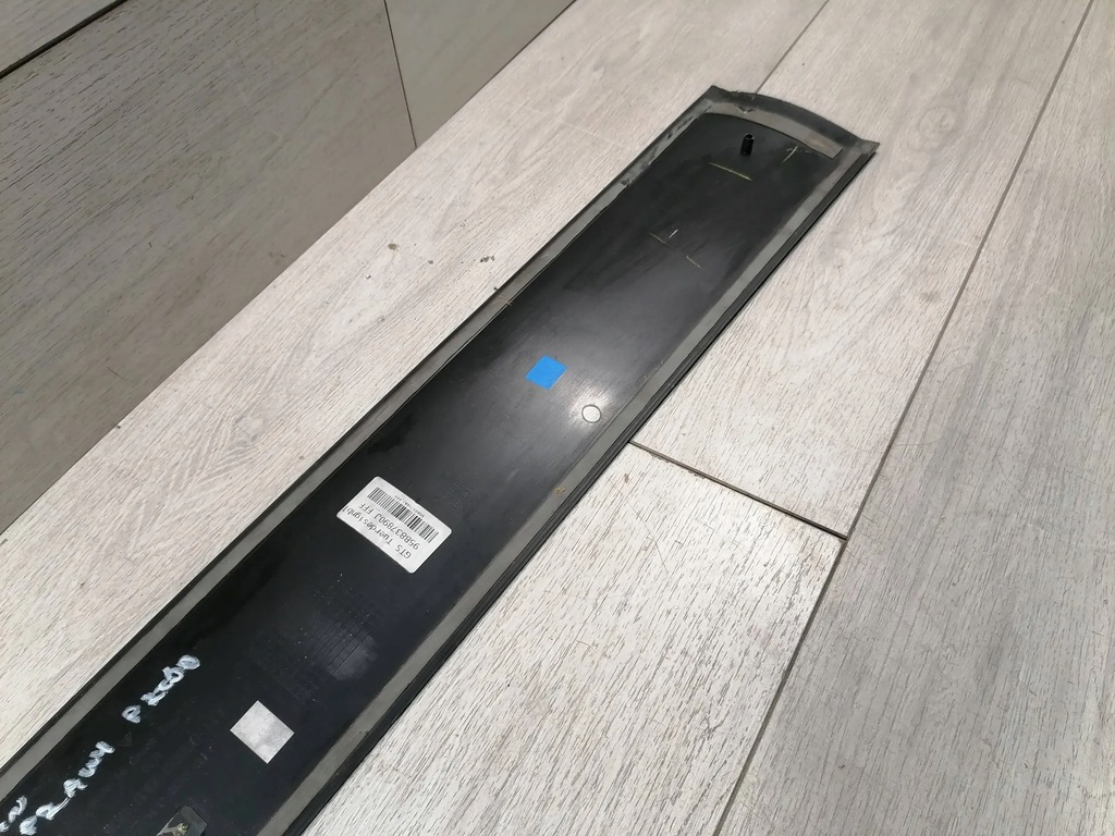 фото №2, Macan молдинг дверь правый перед 95b837890j