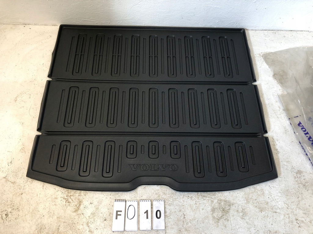 фото №1, Volvo xc60 мат резиновый накладка do багажника 08-18