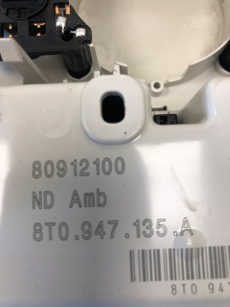 фото №6, Лампа потолочный audi a4 b8 a5 8t0947135a