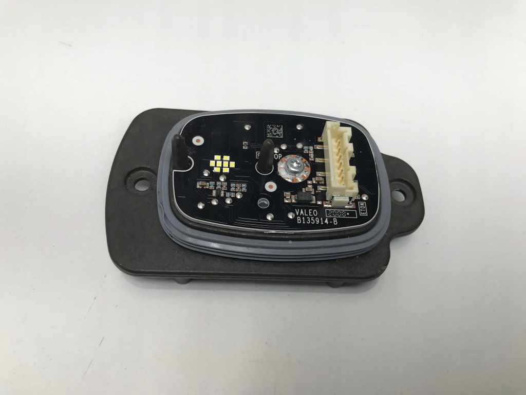 Купить Ford kuga 3 mk3 2021 блок розжига led йожик  фонари перед 90166531