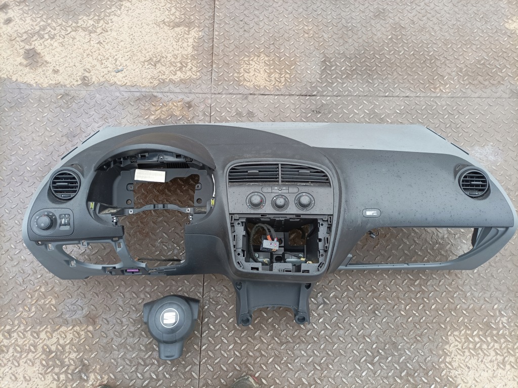 фото №1, Seat altea приборная панель приборная 5p0857067