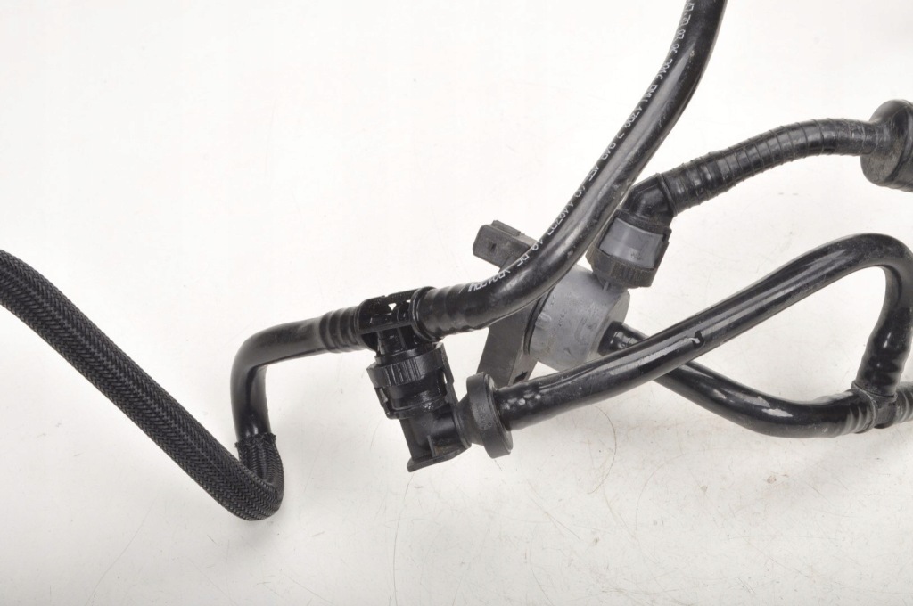 Bmw f82 3.0 шланг топлива 7636149 7848455 с Разборки