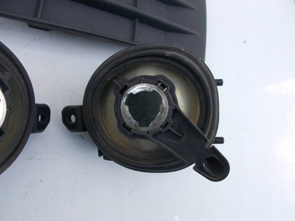 фото №9, Протитуманна фара протитуманні фари лівий правий решітка бампера volvo s40 ii lift 2008