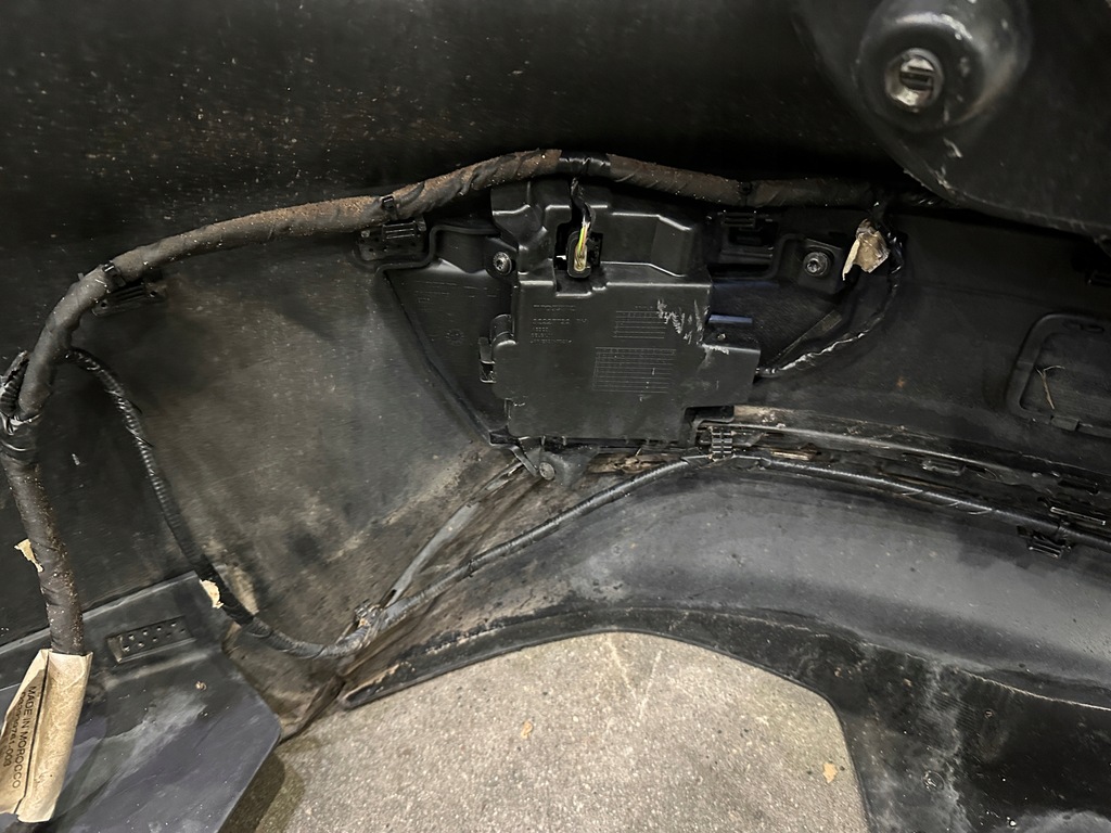 фото №14, Volvo v60 ii lift 22-25 бампер задний kompletny 4 x pdc радары blis