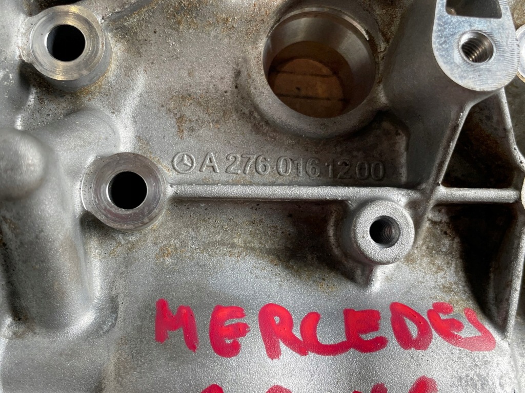 Mercedes 3.0 v6 кришка клапанів ліва a2760162700 права a2760161200 Зі Шроту