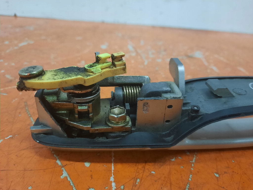 фото №7, Toyota previa 2.0 d-4d 01-04 xr30/xr40 ручка перед передняя левая 1c0