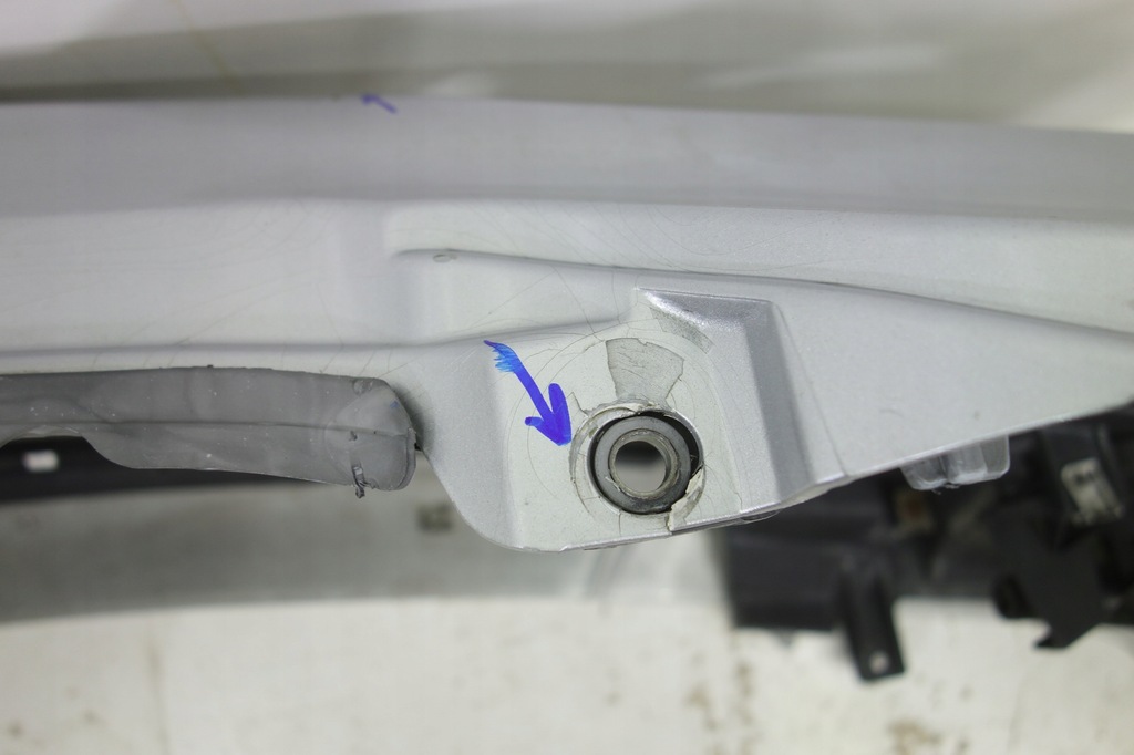 фото №8, Бампер перед противотуманные фары mercedes c w203 lift 04-07