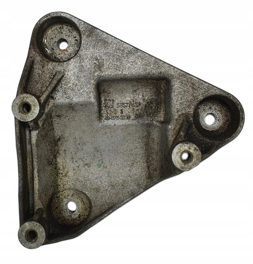 Купити Кронштейн компресора кондиціонера opel adam 1.2 55577637