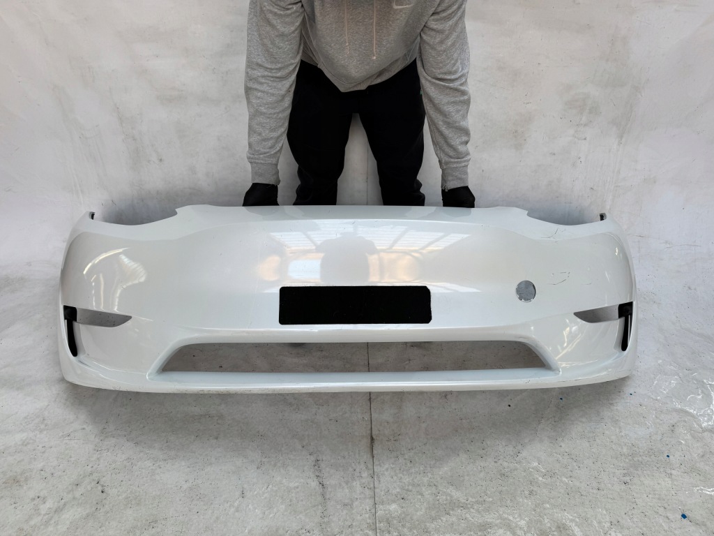 Купити Tesla model y 20r. - бампер перед передній 1540100-06-c