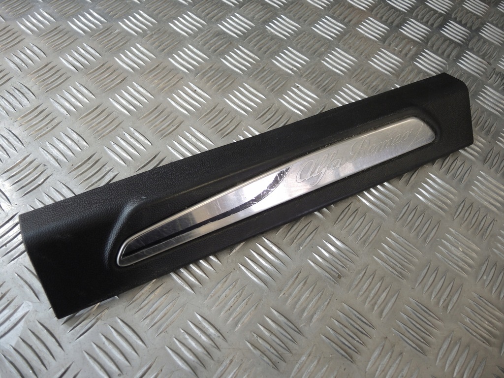 фото №1, Alfa romeo giulia молдинг порог правая 156107573