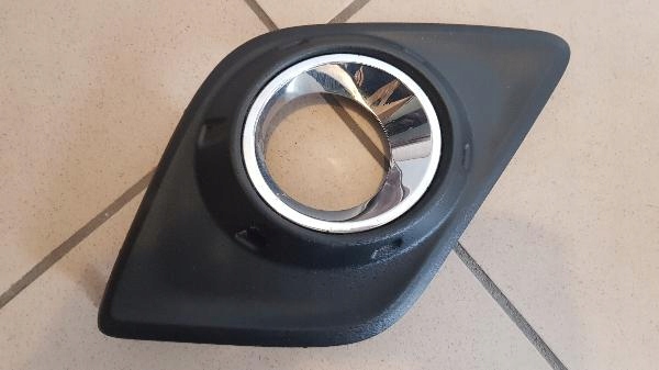 фото №1, Решётка бампера правая toyota hilux