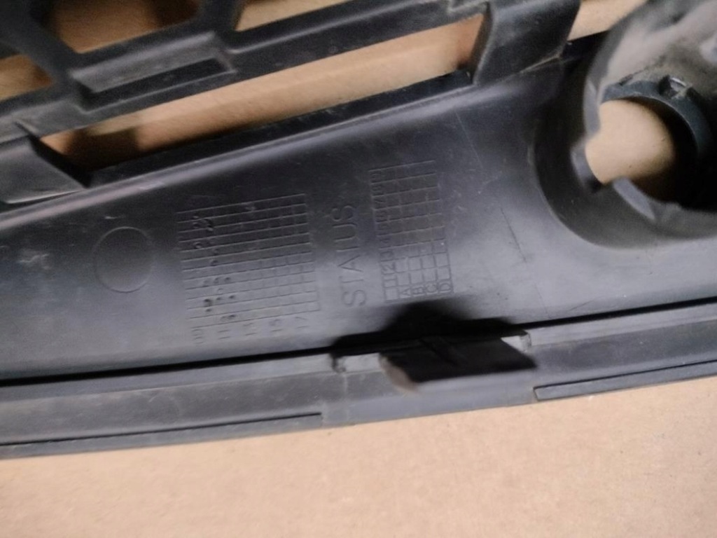 фото №5, Volvo оригинальный номер 31294131 заглушка бампера перед