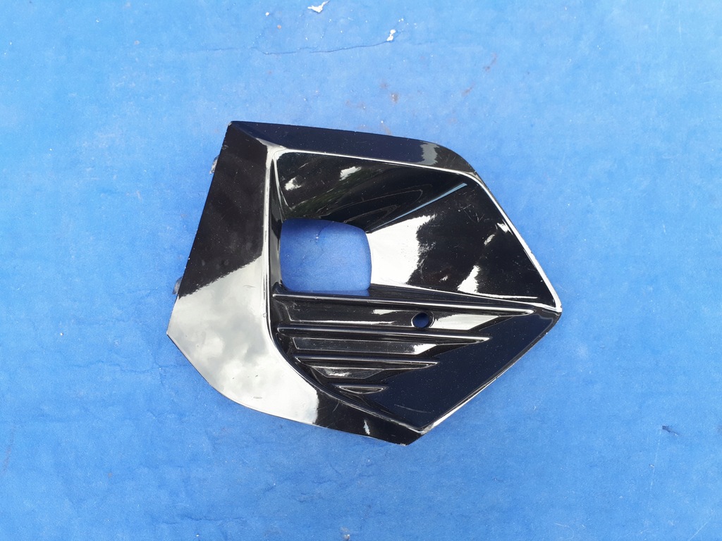 фото №1, Peugeot 2008 2020- 20- решётка рамка правая