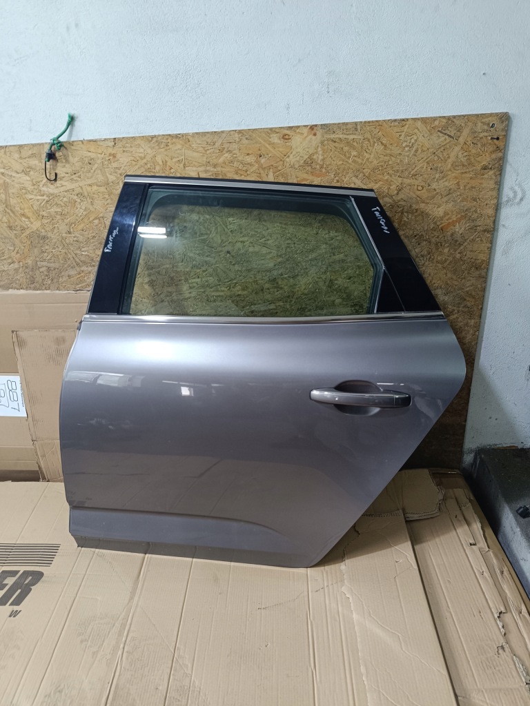 Купить Дверь левая задний  универсал talisman