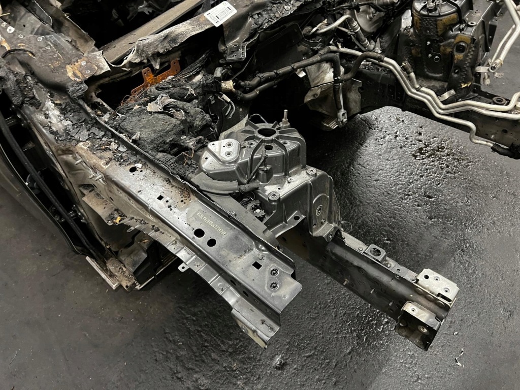 фото №4, Правый перед четверть лонжерон подкрылок порог range rover velar l560