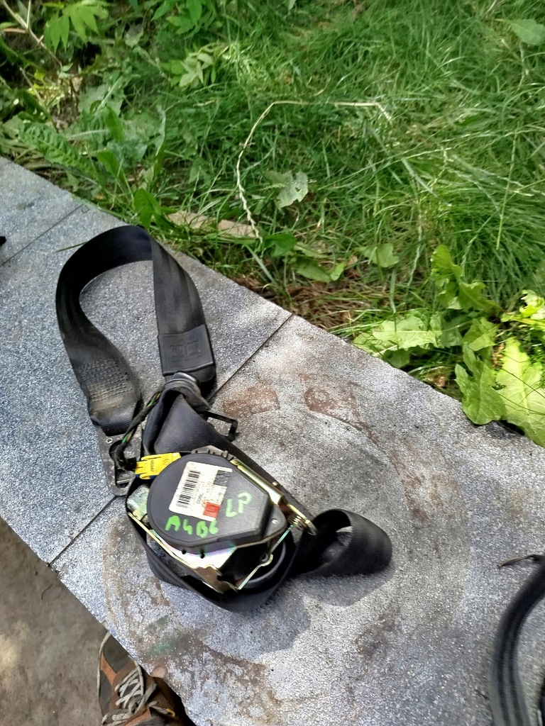 фото №1, Pas безпеки лівий перед audi a4 b6 8e0857705f