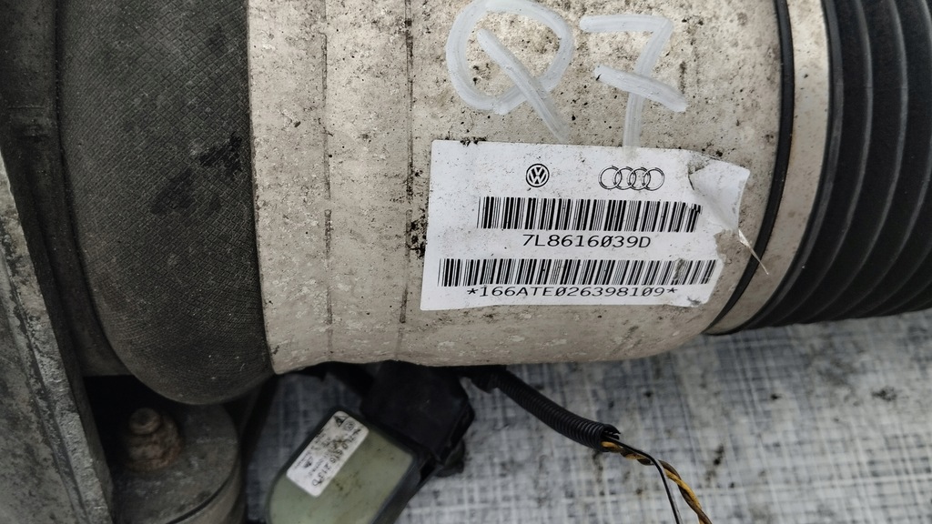 фото №7, Амортизатор пневматический audi q7 4l 3.0 tdi 7l8616040d 7l8616039d