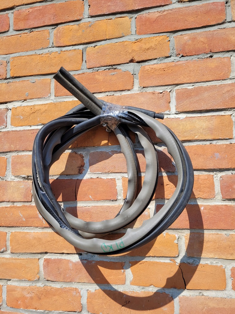 фото №5, Jeep cherokee kj прокладка дверь правый задняя серая