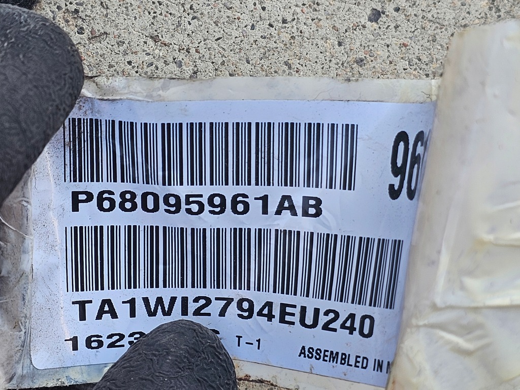 фото №12, Town & country v 10- 20 джгут панелі приладової панелі 68160419ad usa