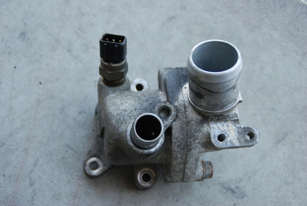 фото №1, Корпус термостата kia sportage iii ix35 1.7 crdi d