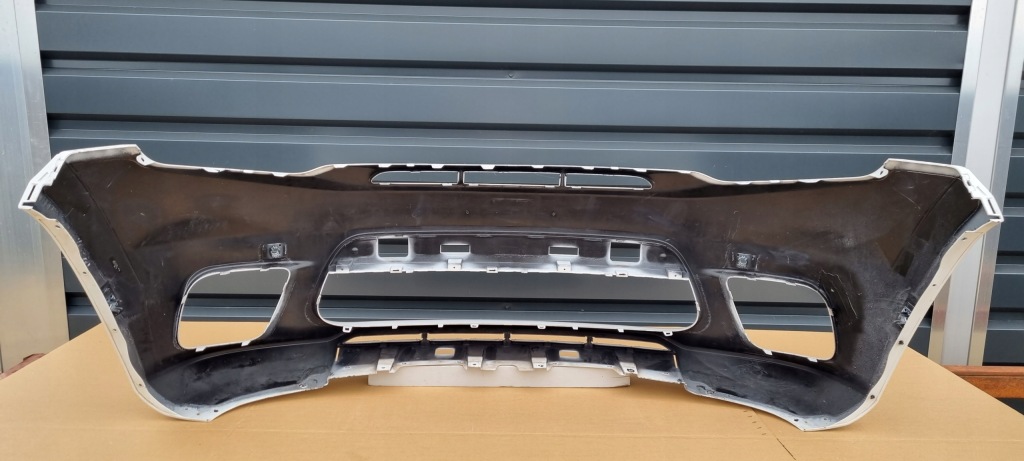 Grand cherokee wk2 рестайлинг  srt 18- бампер перед b143 Киев