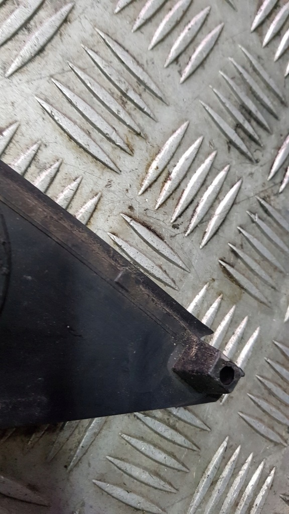 фото №13, Audi a8 d3 скло кузовна ліва задня