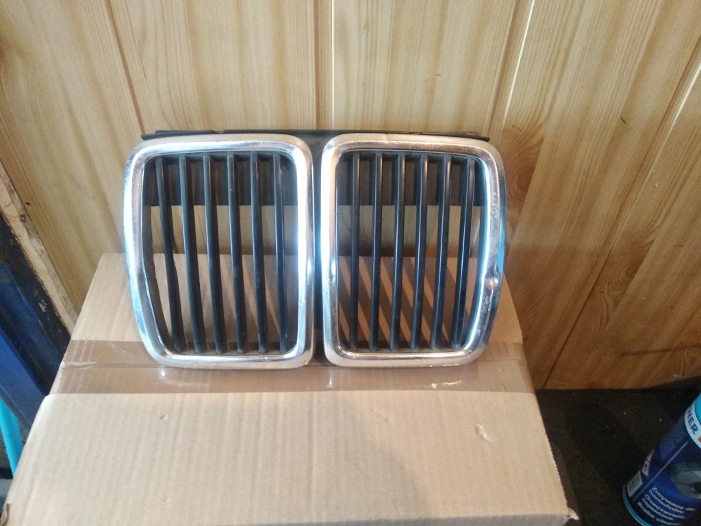 фото №1, Решётка радиатора решётка радиатора bmw 3 e30 82-94 oryg 51131884350