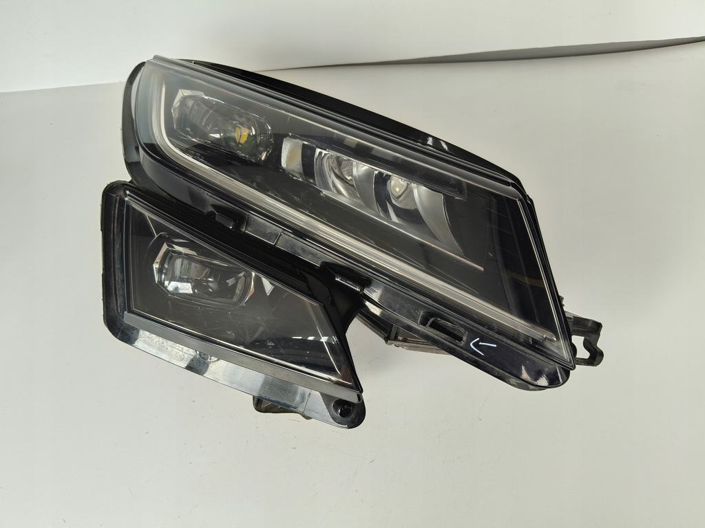 фото №1, Лампа права фара skoda kodiaq 565 17- full led