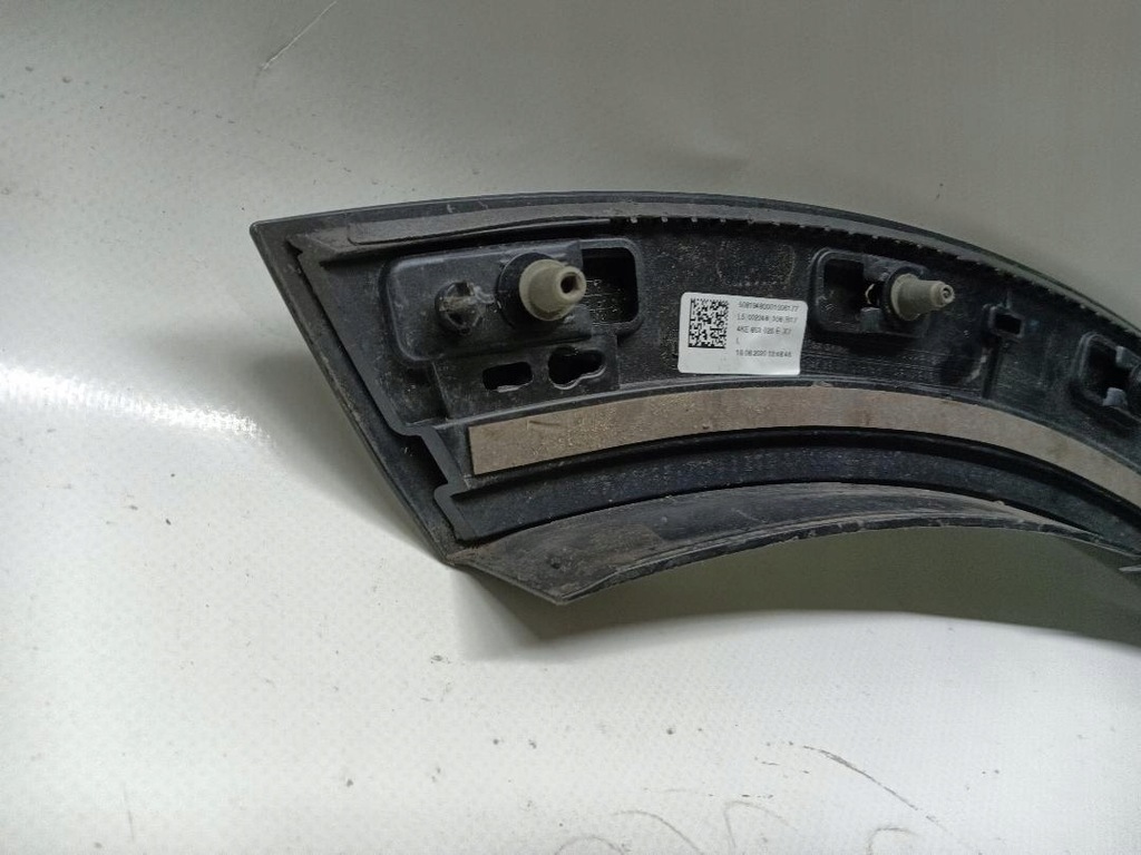 фото №5, Молдинг крыла правый перед audi e-tron 4ke853026