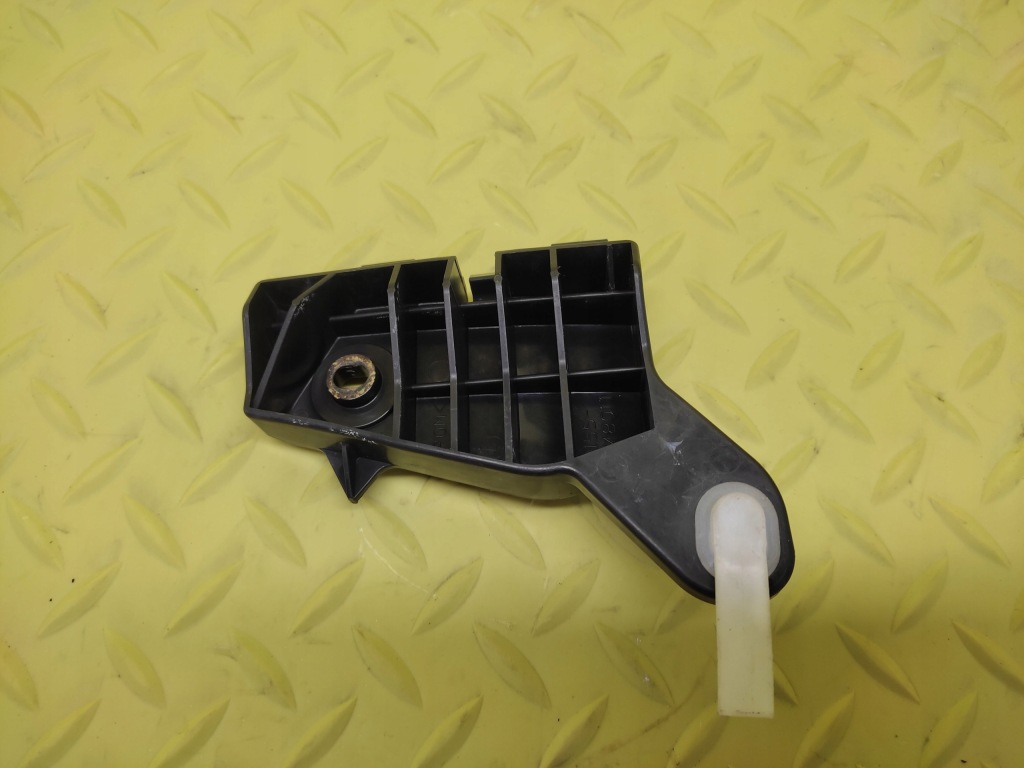 Купить Lexus rx300 направляющая бампера правый задняя 5215548011