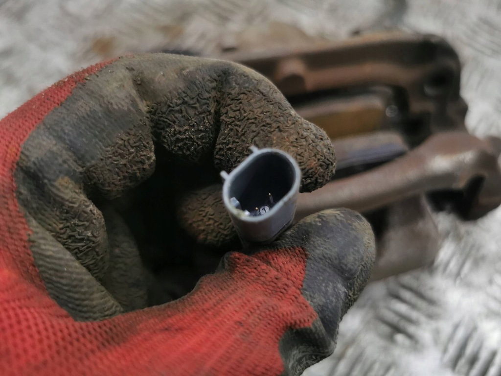 фото №6, Bmw i3 2015 левая сторона суппорты