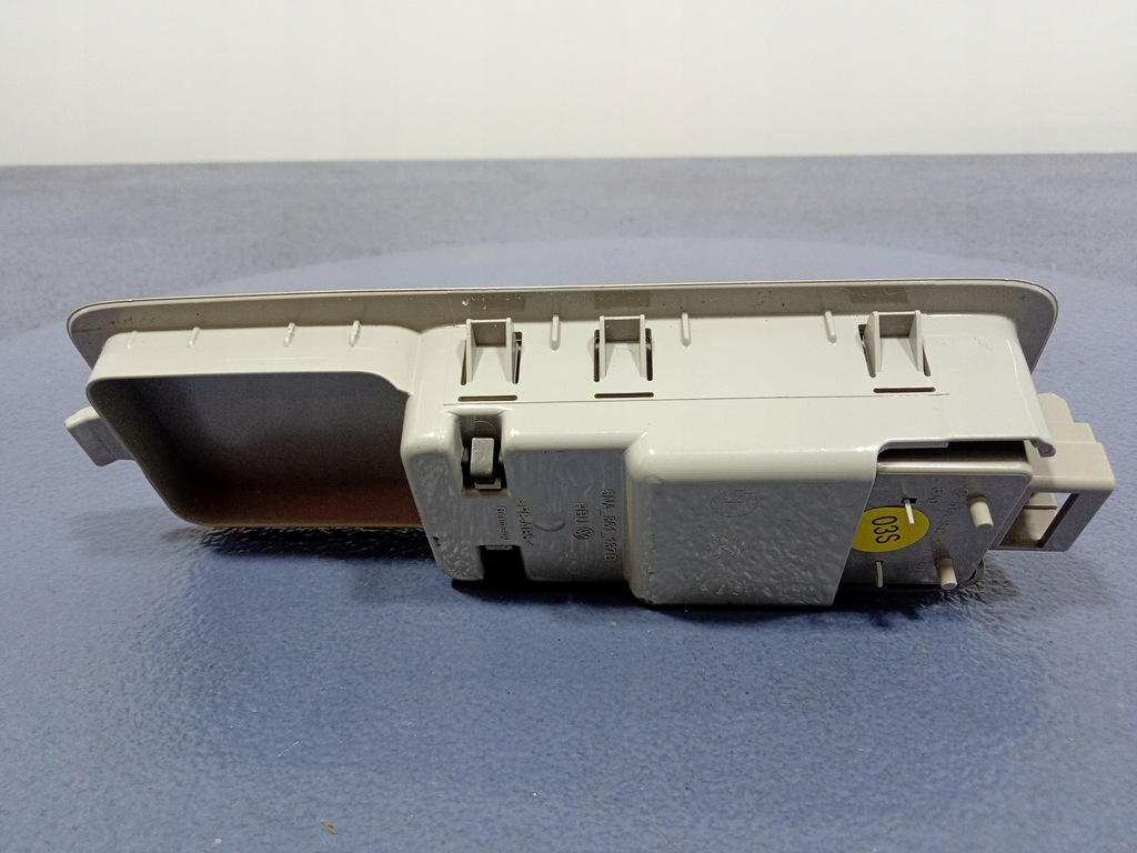 фото №7, Vw tiguan ii 16- лампа потолочный задняя левая 5ta947291