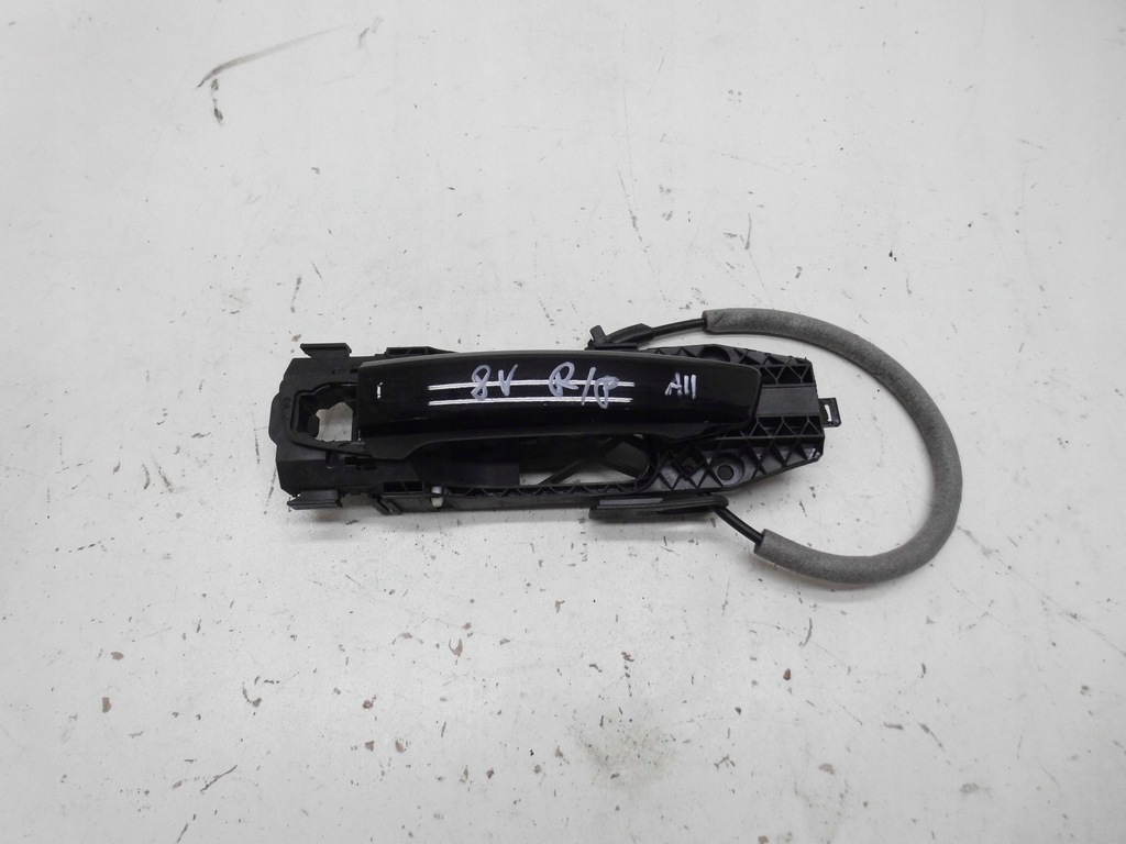 фото №1, Ручка наружная дверь audi a3 8v правая передняя задняя ly9b оригинал