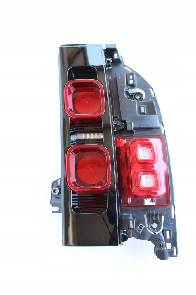 фото №1, Land rover defender ii l663 лампа задняя правая led 2020+