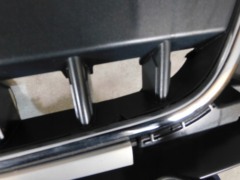 фото №11, Audi q3 8u бампер перед передний решётка радиатора уголок